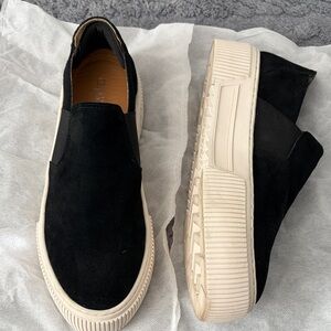 Crown Vintage Black and Cream Women's Slippers